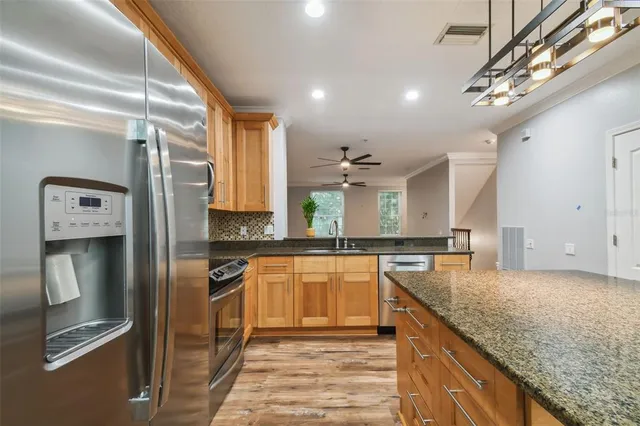 $3,850 | 3183 Bayshore Oaks Drive, Tampa, FL 33611