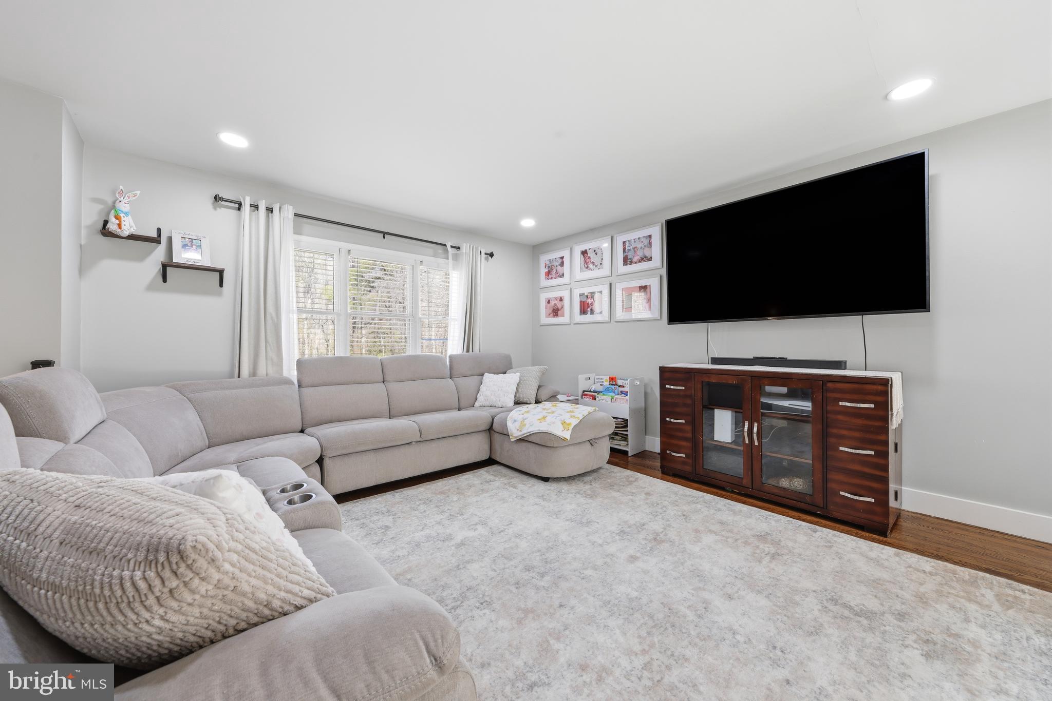 16 Skeet Road Medford, NJ 08055 - Photo 12 of 46 Family Room