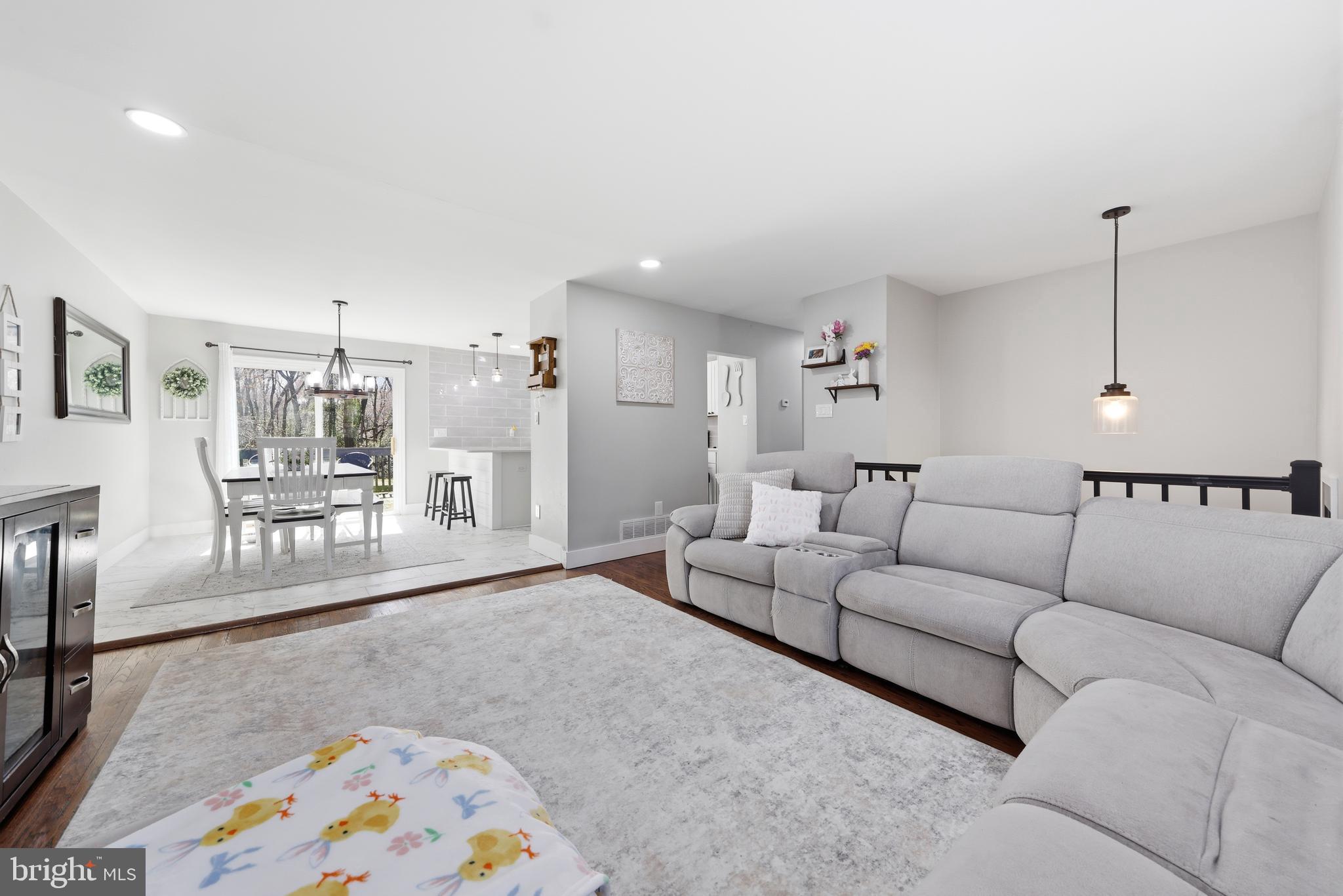 16 Skeet Road Medford, NJ 08055 - Photo 15 of 46 Family Room/Kitchen