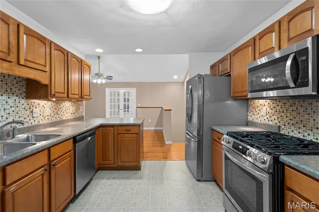 $645,000 | 6450 Timber Ln Drive, Mascoutah, IL 62258