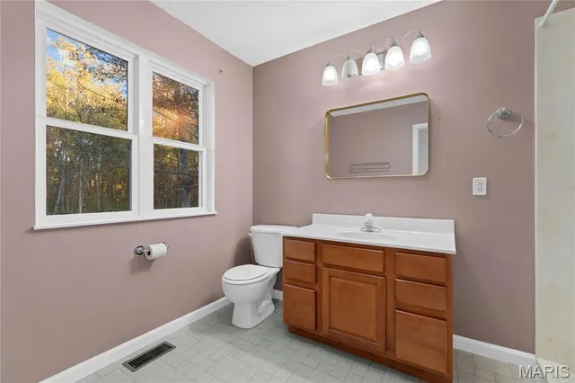 $645,000 | 6450 Timber Ln Drive, Mascoutah, IL 62258