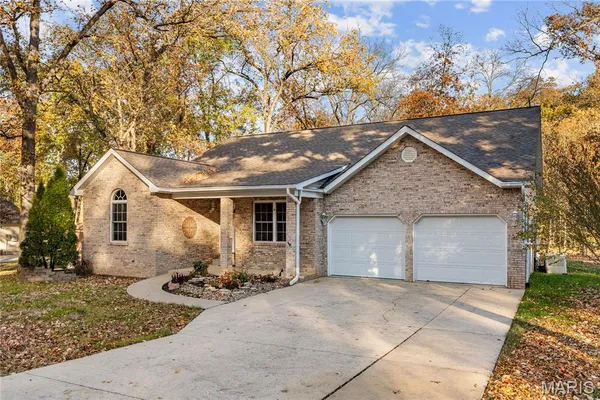 $645,000 | 6450 Timber Ln Drive, Mascoutah, IL 62258