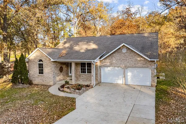 $645,000 | 6450 Timber Ln Drive, Mascoutah, IL 62258