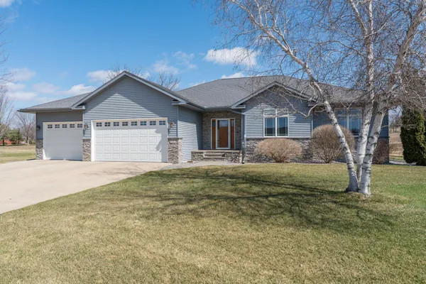 $529,000 | 125 Kenna Drive, Le Sueur, MN 56058