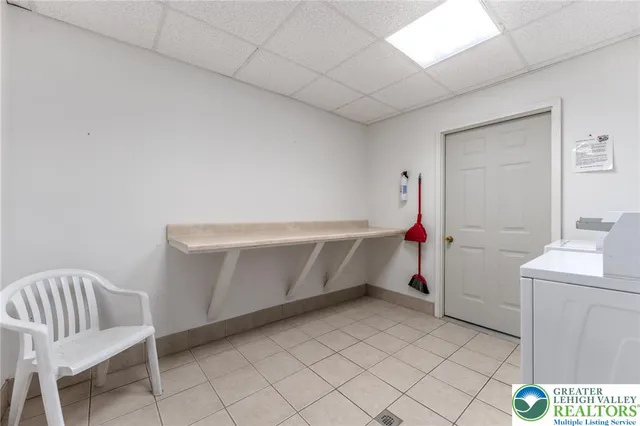 $550,000 | 5706 Highway 873, Schnecksville, PA 18078