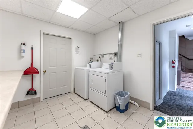 $550,000 | 5706 Highway 873, Schnecksville, PA 18078