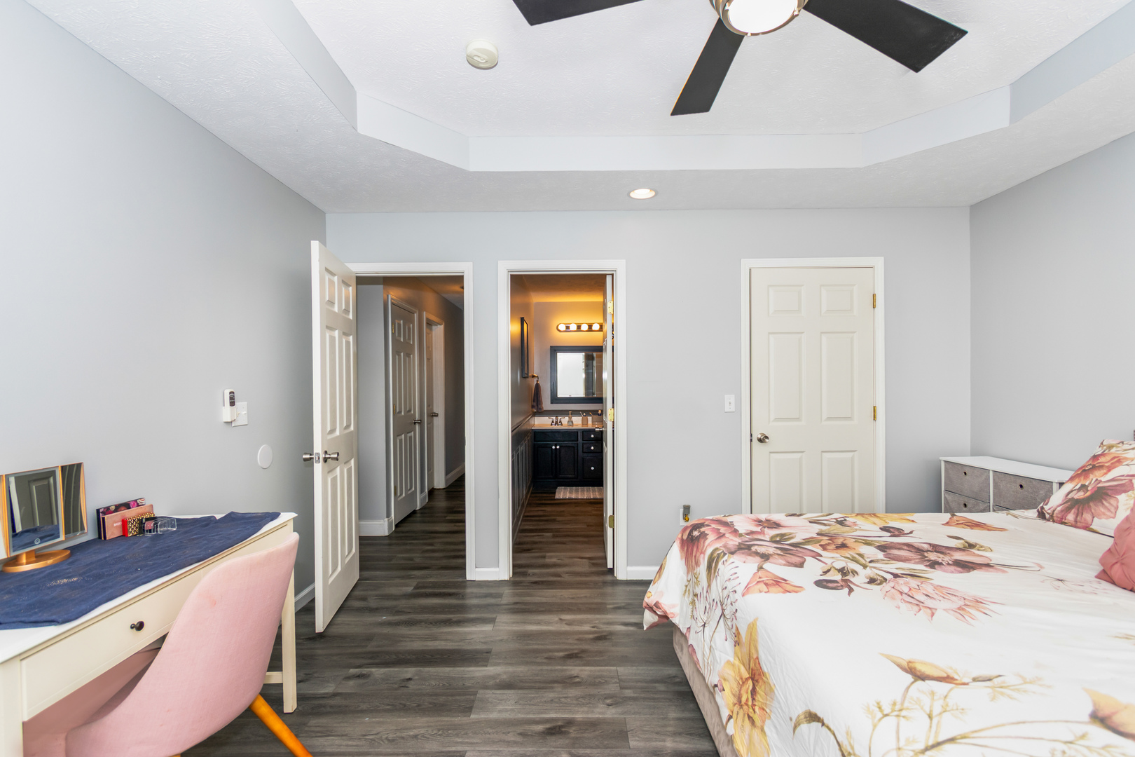 1914 Cobblestone Washington, IL 61571 - Photo 14 of 33 a bedroom with a bed and wooden floor