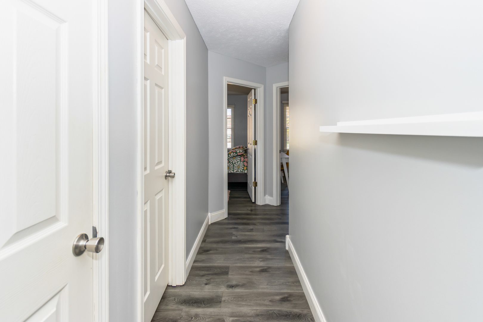 1914 Cobblestone Washington, IL 61571 - Photo 22 of 33 a view of a hallway with wooden floor and entryway