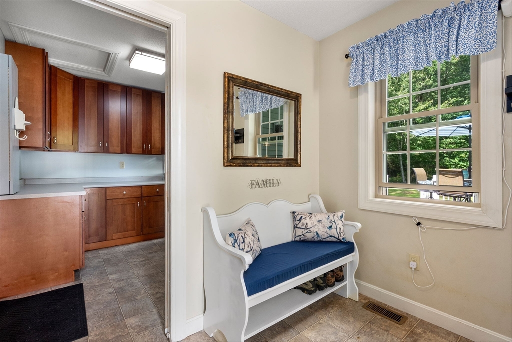 181 Moulton Hill Road Monson, MA 01057 - Photo 9 of 41