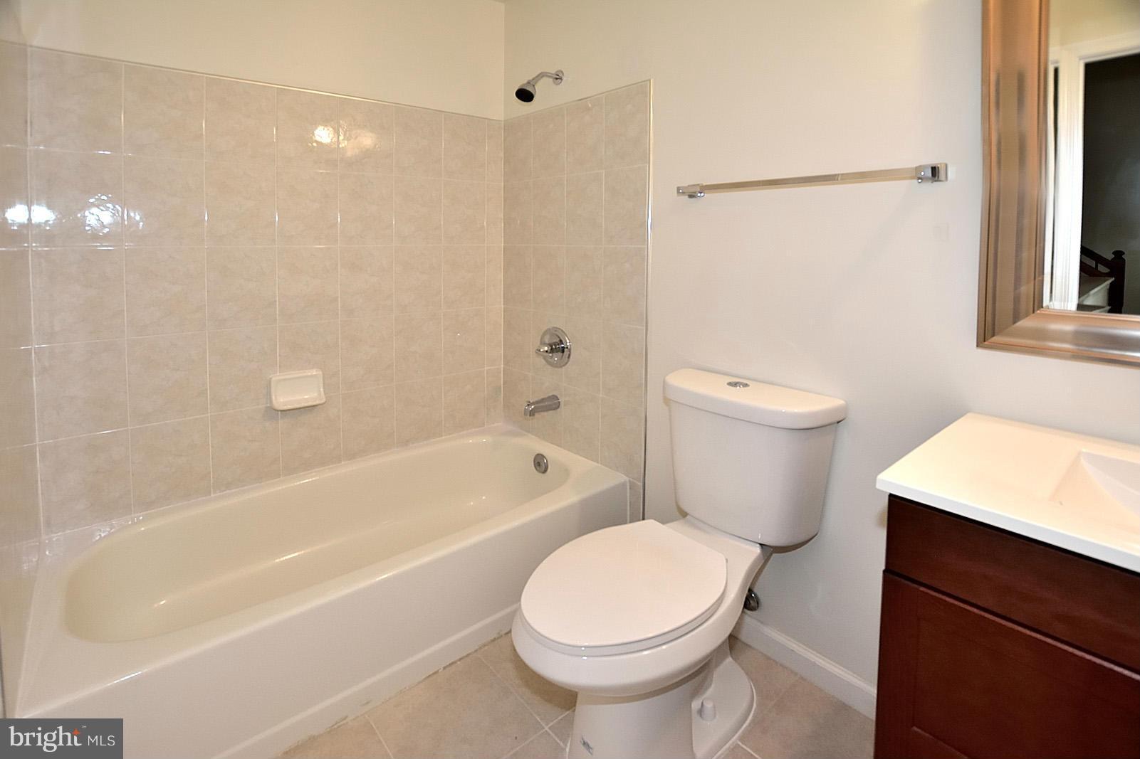 5454 Stavendish Street Burke, VA 22015 - Photo 17 of 23 Bath