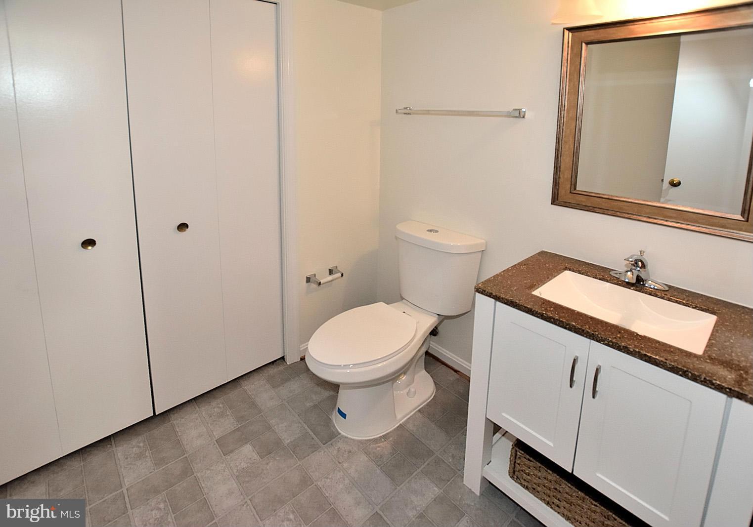 5454 Stavendish Street Burke, VA 22015 - Photo 20 of 23 Bath