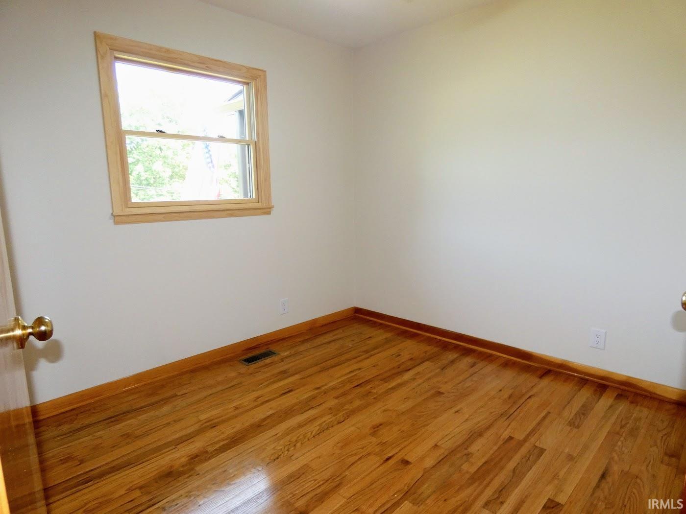 1208 Woods Ferry Road Bedford, IN 47421 - Photo 12 of 22 Gallery Image 12