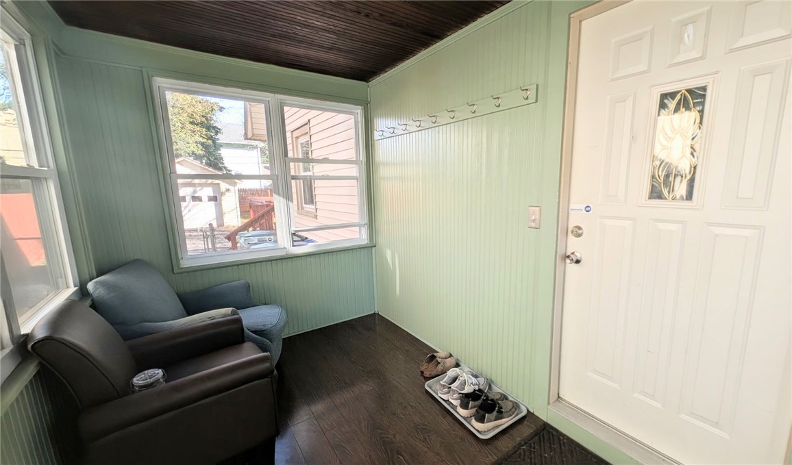 136 Weston Road Rochester, NY 14612 - Photo 4 of 24 Gallery Image 4