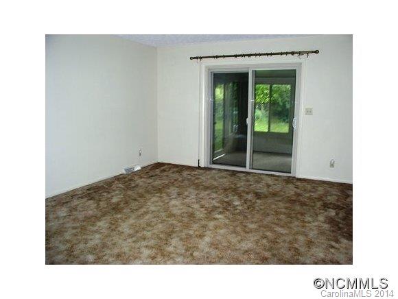 100 Old Roper Road Hendersonville, NC 28791 - Photo 4 of 12