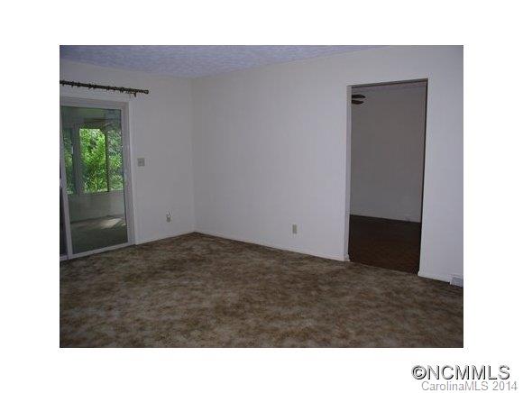 100 Old Roper Road Hendersonville, NC 28791 - Photo 5 of 12