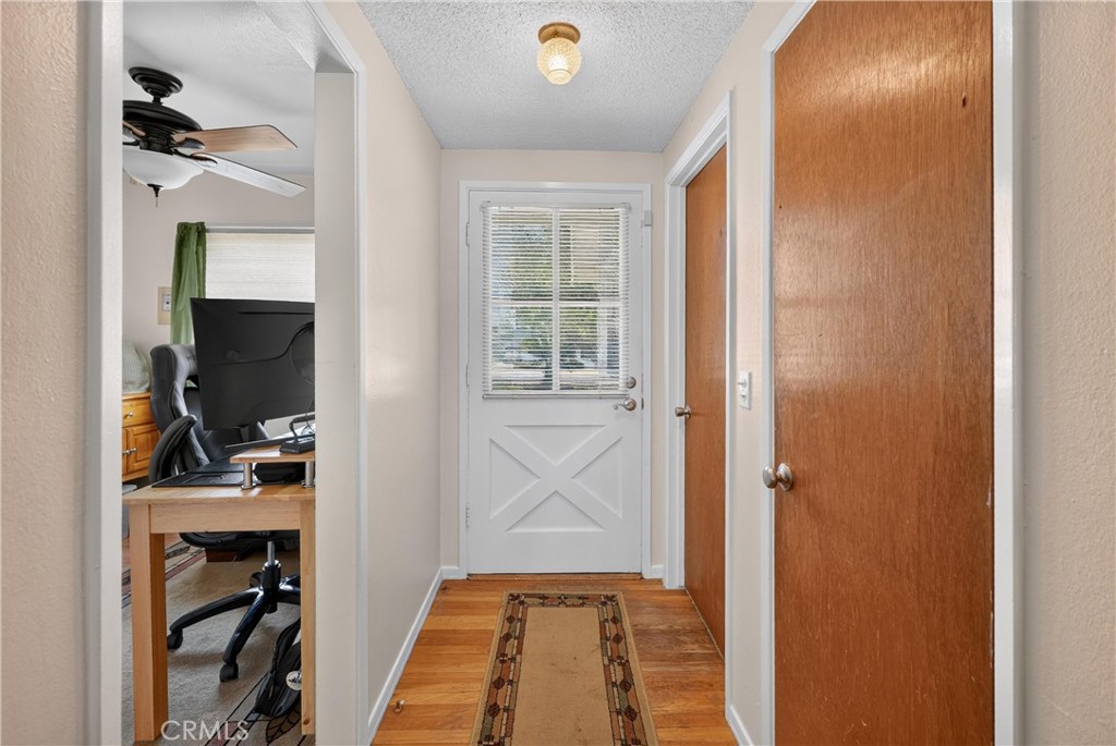 4737 Toyon Road Riverside, CA 92504 - Photo 4 of 45 Foyer