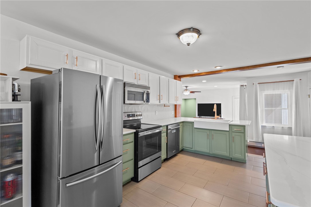 168 Washington Road Barrington, RI 02806 - Photo 12 of 43 Kitchen