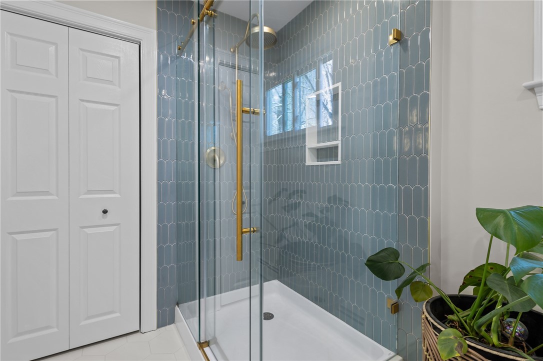 168 Washington Road Barrington, RI 02806 - Photo 32 of 43 En suite - tiled shower