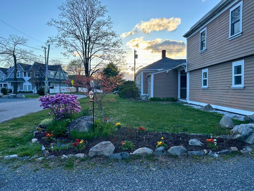 168 Washington Road Barrington, RI 02806 - Photo 42 of 43 Seasonal landscaping