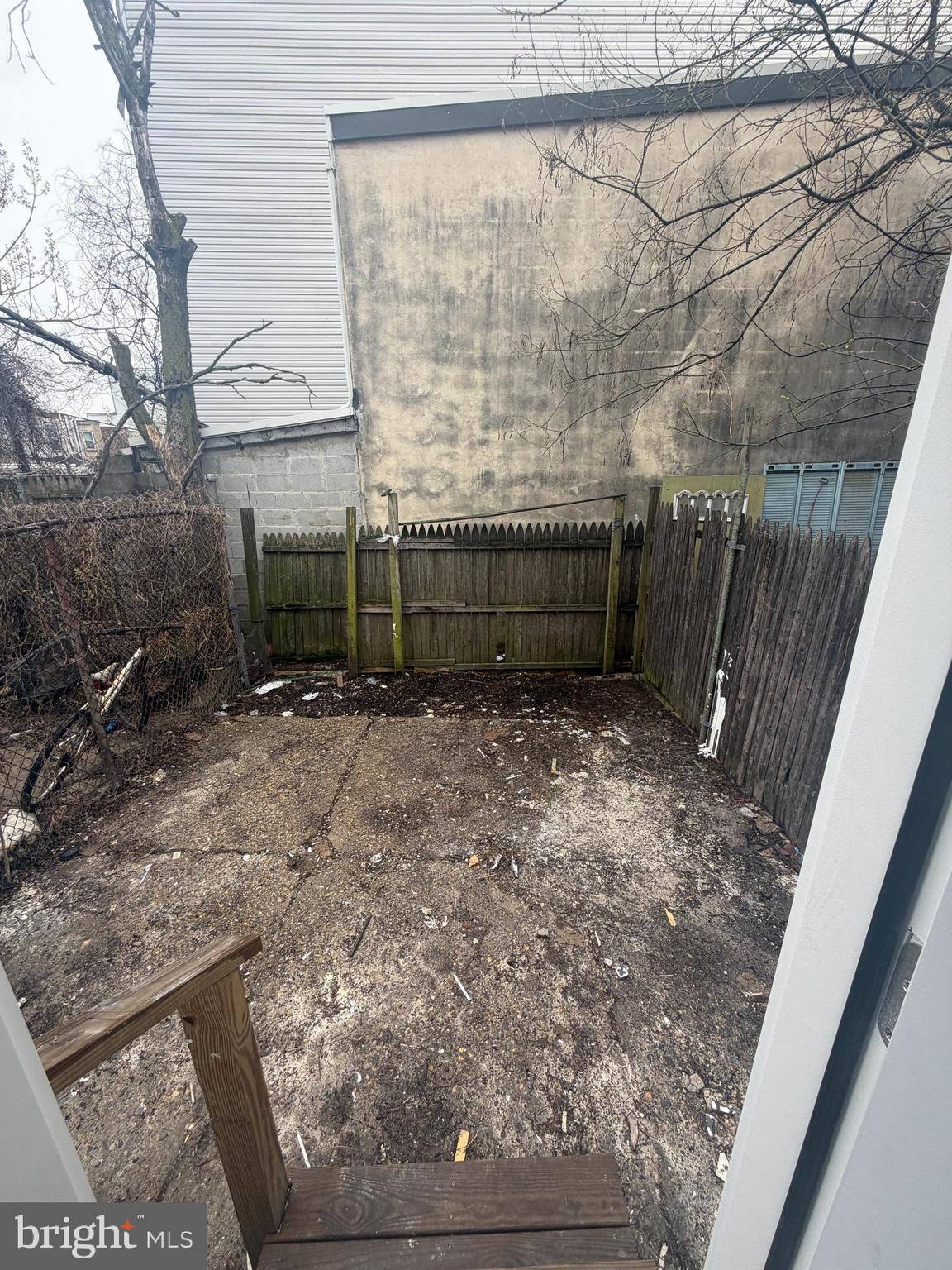 112 East Huntingdon Street, Unit 1 Philadelphia, PA 19125 - Photo 8 of 10 a view of a backyard
