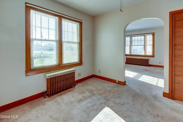 $199,999 | 1401 Midline Road, Amsterdam, NY 12010