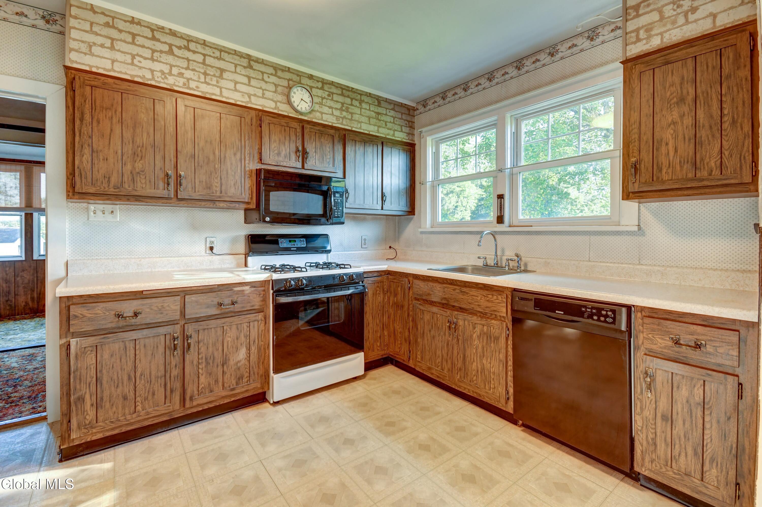 1401 Midline Road Amsterdam, NY 12010 - Photo 24 of 43 1401 Midline Rd-23