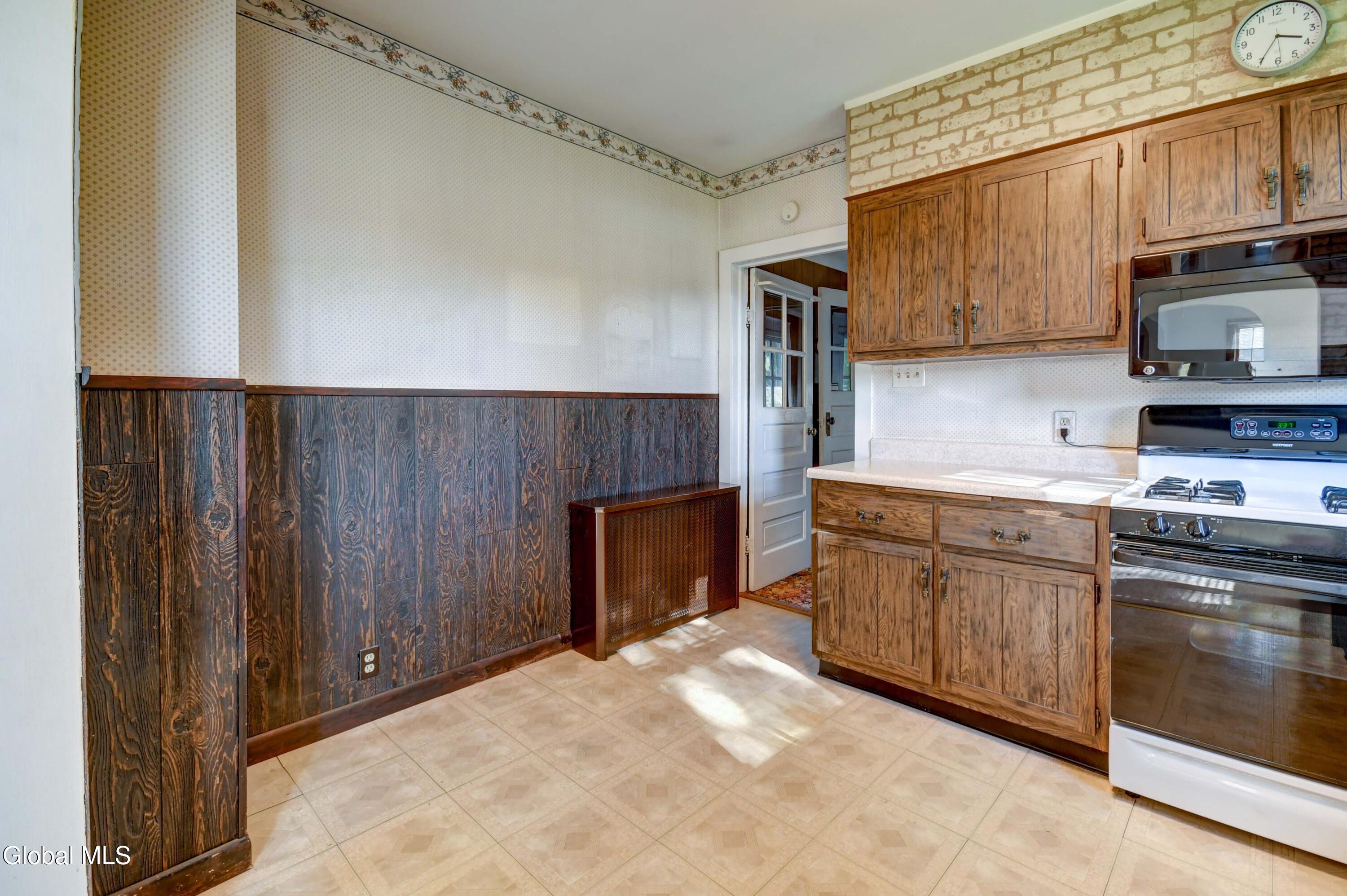 1401 Midline Road Amsterdam, NY 12010 - Photo 26 of 43 1401 Midline Rd-25