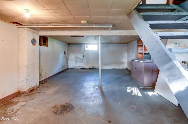 $199,999 | 1401 Midline Road, Amsterdam, NY 12010