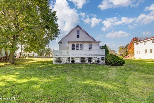 $199,999 | 1401 Midline Road, Amsterdam, NY 12010