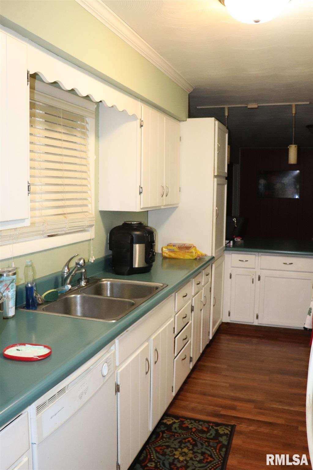 1213 Commanche Road Auburn, IL 62615 - Photo 6 of 14 Gallery Image 6