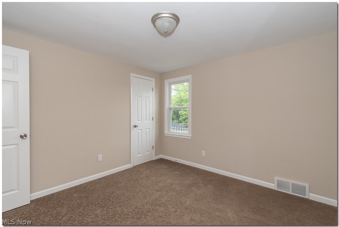 4406 Baintree Road University Heights, OH 44118 - Photo 20 of 29