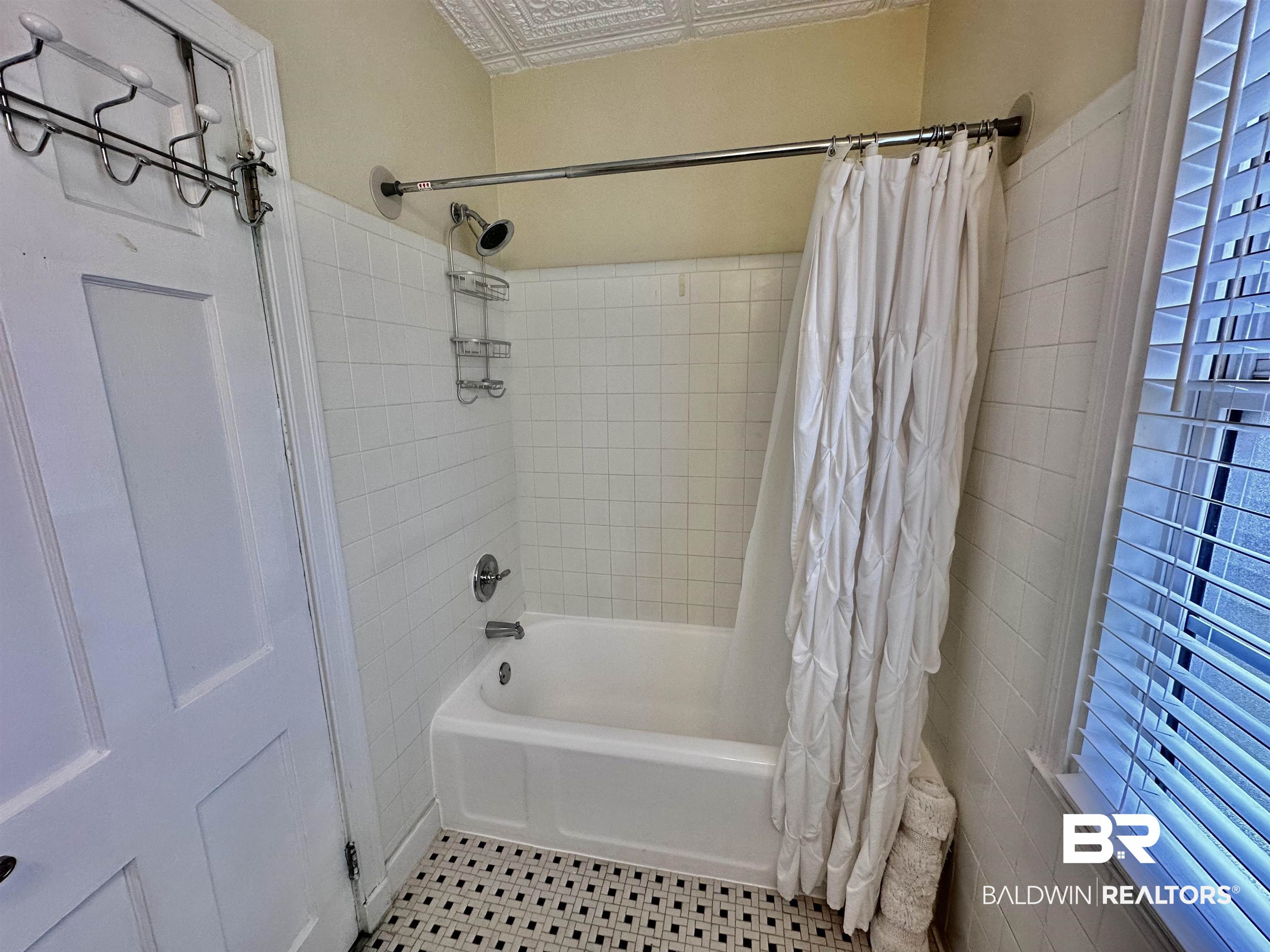 214 Upham Street, Unit 17D Mobile, AL 36607 - Photo 13 of 32