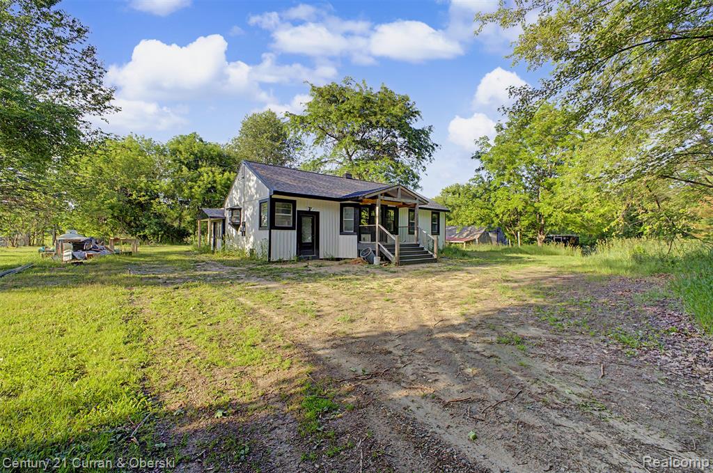 4296 Burgess Road Pinckney, MI 48169 - Photo 2 of 40