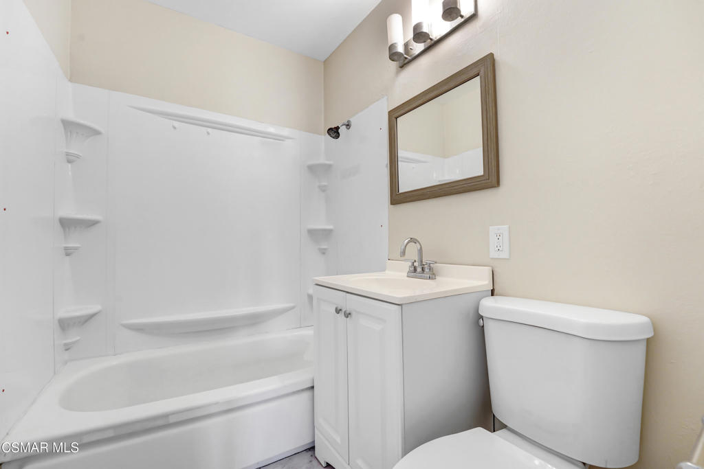 2391 Heather Street Simi Valley, CA 93065 - Photo 10 of 21