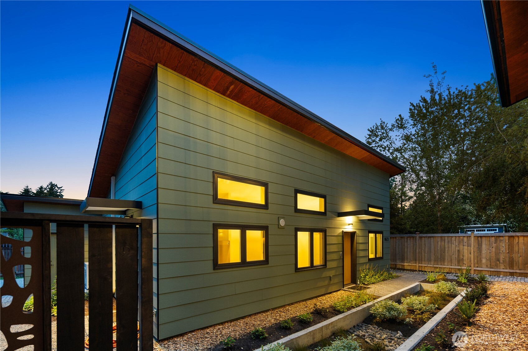 8623 30th Avenue Southwest Seattle, WA 98126 - Photo 1 of 24
