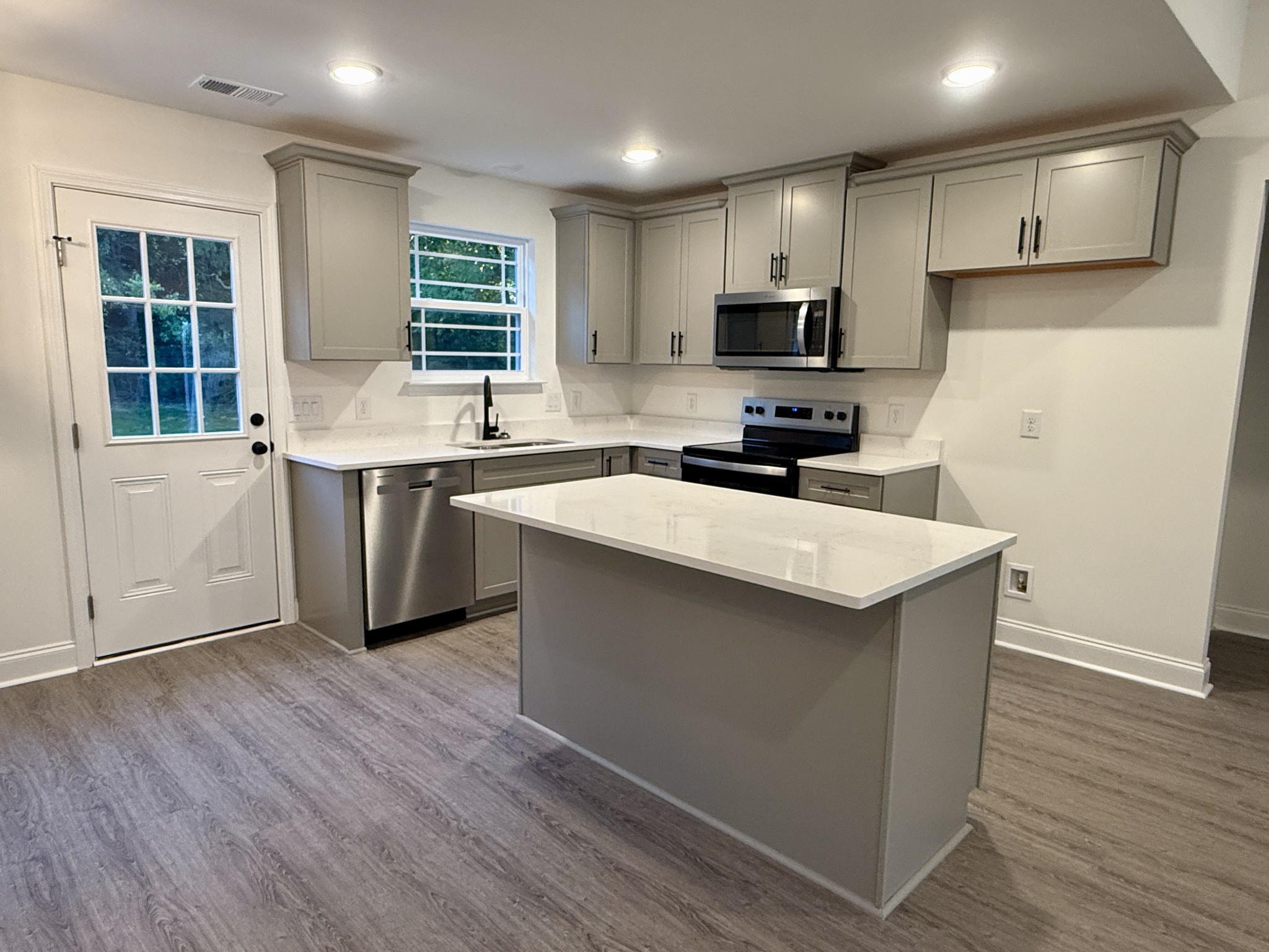 822 Pitt Avenue Springfield, TN 37172 - Photo 4 of 10 Gallery Image 4
