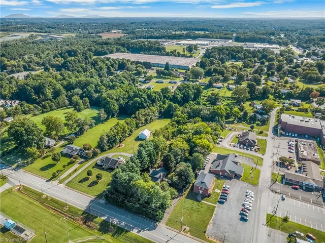 $295,000 | 404 North State Street, Yadkinville, NC 27055