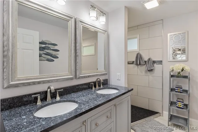 $610,000 | 145 Osage Highlands Loop, Camdenton, MO 65020