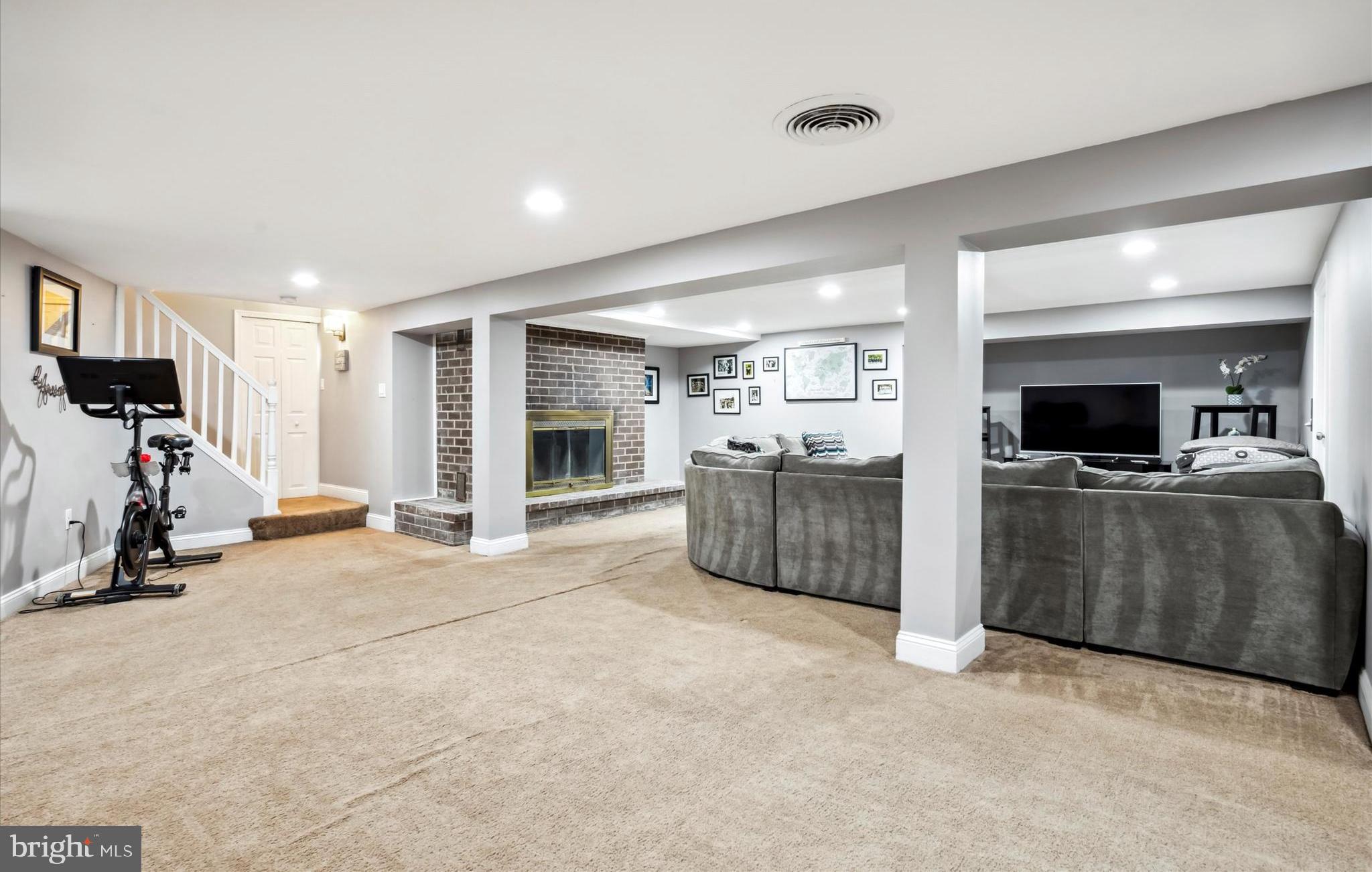 2340 Overlook Drive Aston, PA 19014 - Photo 24 of 32