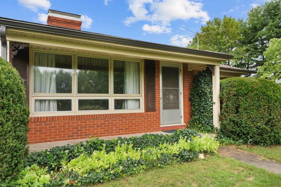 48 Round Hill School Road Fort Defiance, VA 24437 - Photo 2 of 37 front view of a house