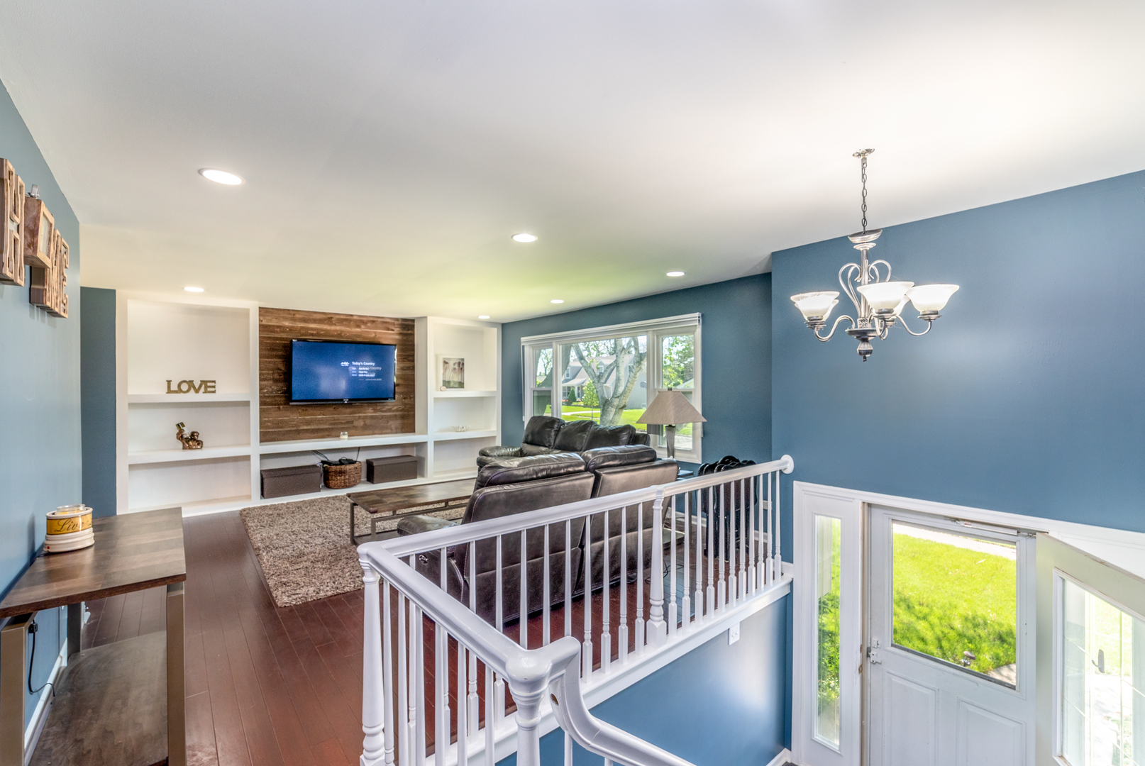 874 Arthur Drive Elgin, IL 60120 - Photo 3 of 26