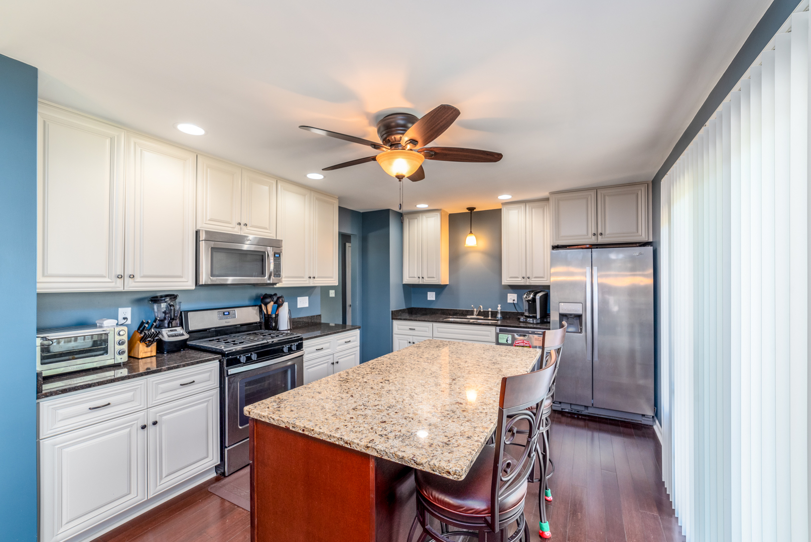 874 Arthur Drive Elgin, IL 60120 - Photo 7 of 26