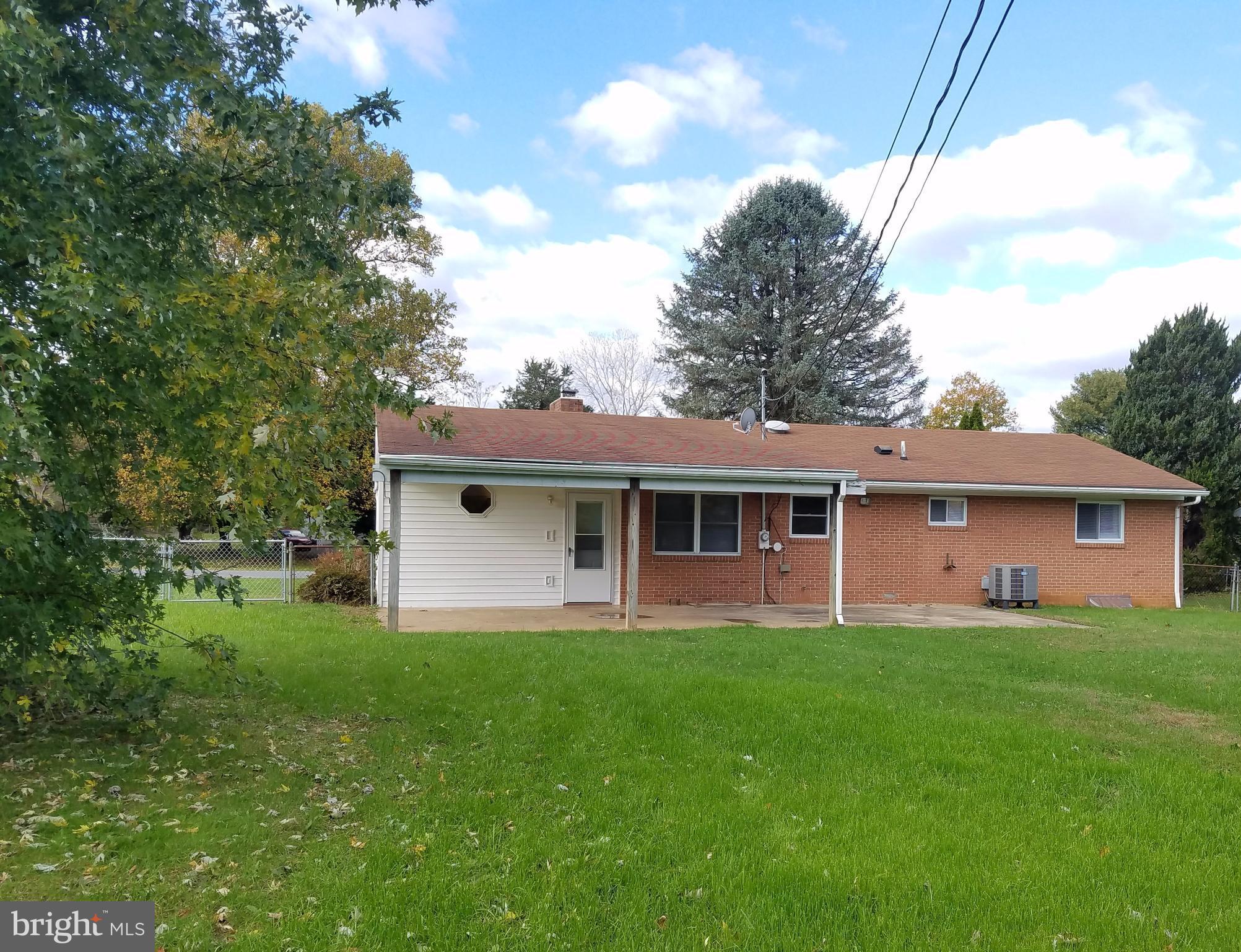31 Harvard Road Hagerstown, MD 21742 - Photo 5 of 23 Exterior (Rear)