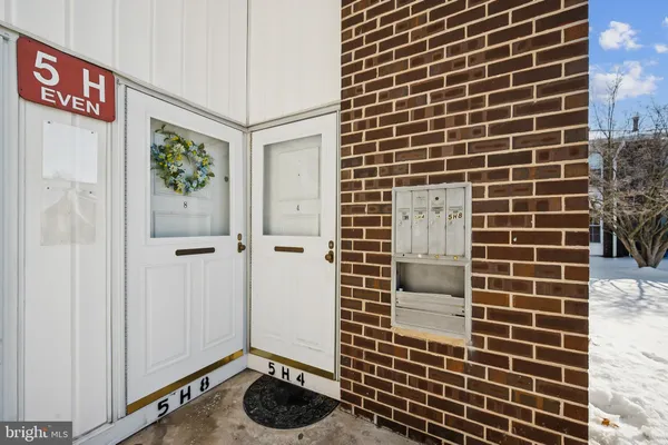 $168,000 | 275 Green Street, Unit 5H4, Edgewater Park, NJ 08010