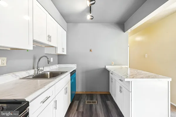 $168,000 | 275 Green Street, Unit 5H4, Edgewater Park, NJ 08010