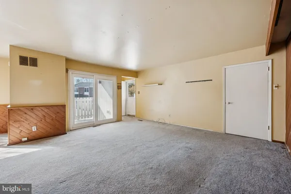 $168,000 | 275 Green Street, Unit 5H4, Edgewater Park, NJ 08010