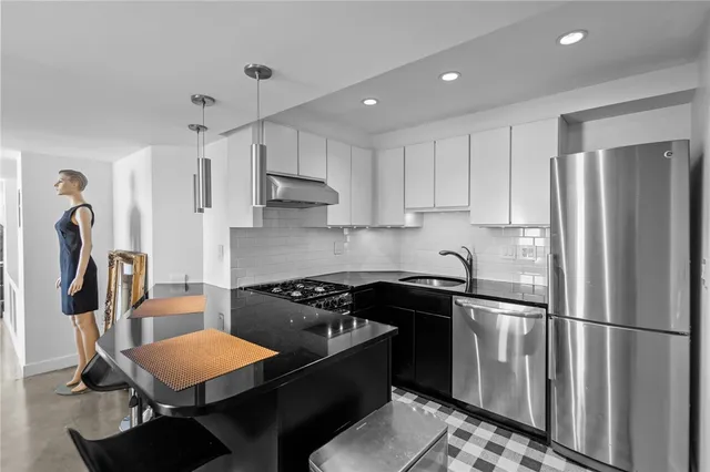 $950,000 | 43 Highland Avenue, Warwick, RI 02886