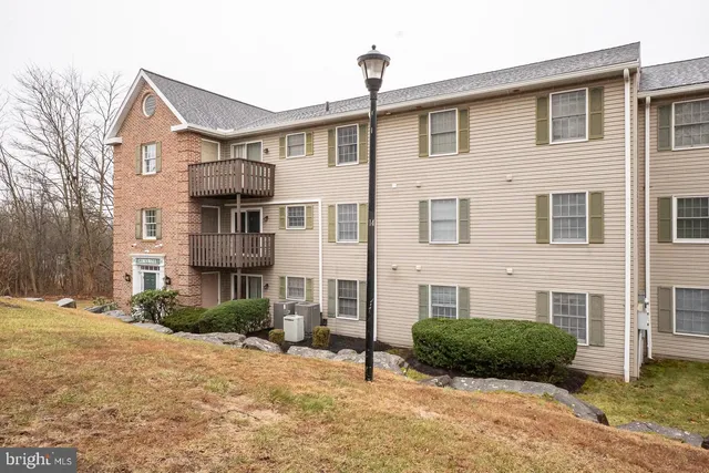 $167,500 | 620 Manatawny Street, Unit CONDO 25, Pottstown, PA 19464