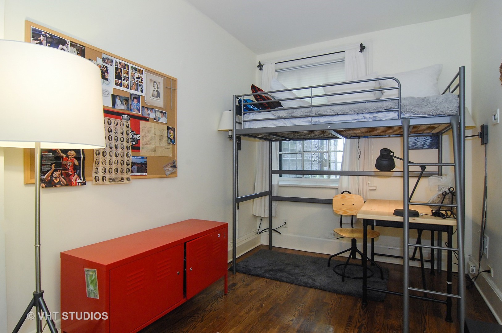 2017 North Sedgwick Street Chicago, IL 60614 - Photo 20 of 30 a view of a workspace with furniture