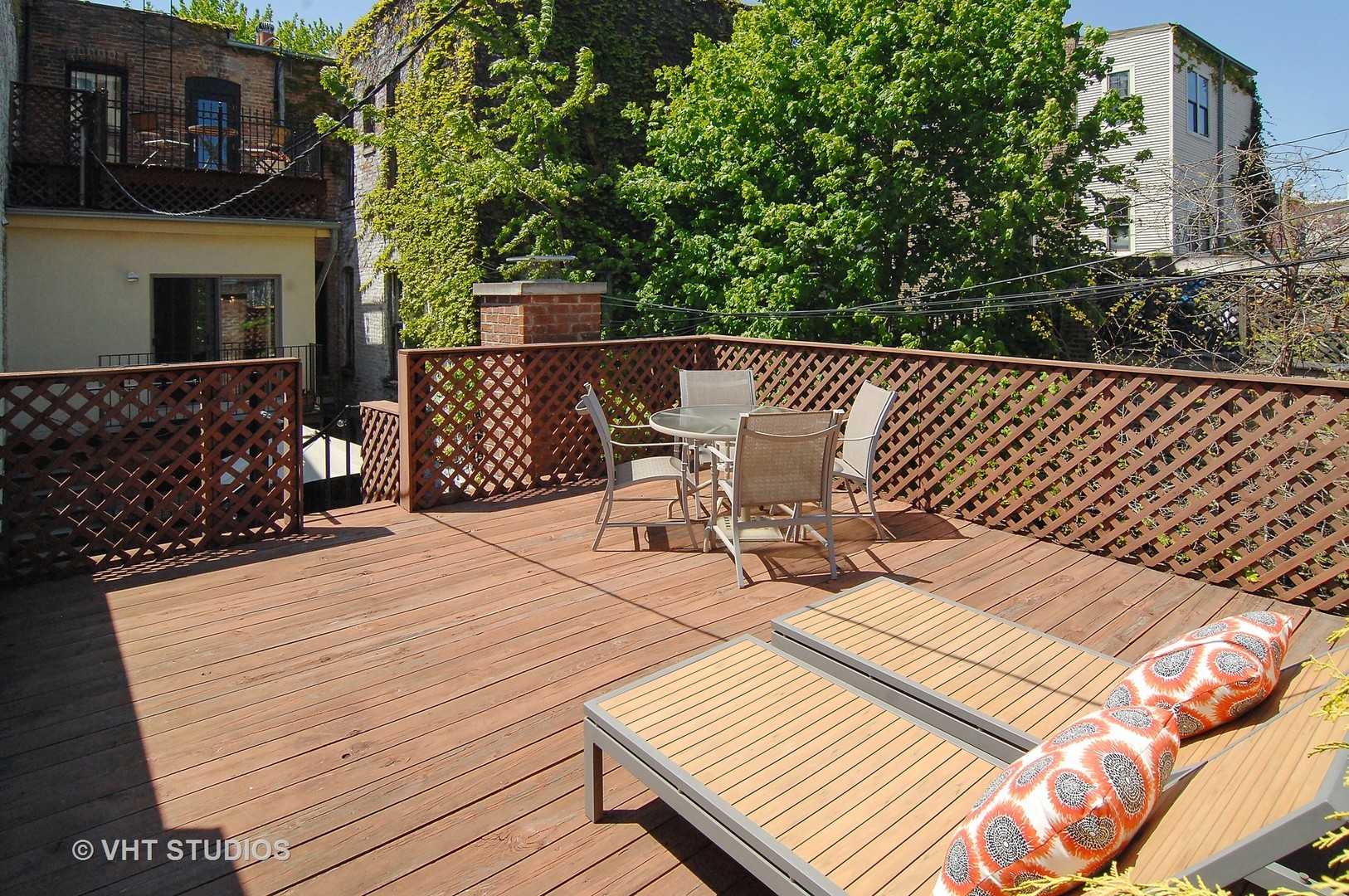 2017 North Sedgwick Street Chicago, IL 60614 - Photo 25 of 30 a outdoor view with a sitting space